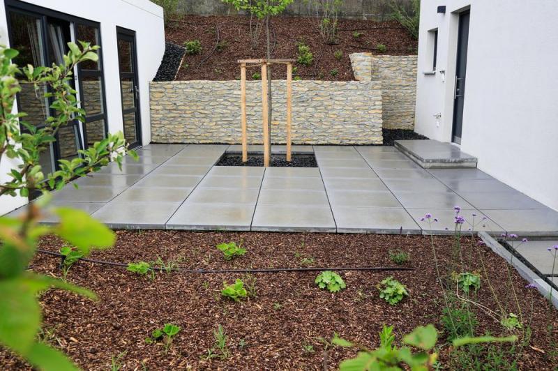 Les cl&eacute;s d'un engazonnement r&eacute;ussi pour votre jardin